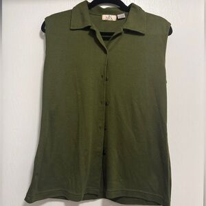 MK Knits Forest Green Sleeveless Button-Down Collared Tank
